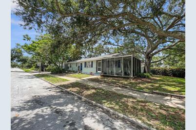 1045 11th Avenue N, Saint Petersburg, FL 33705 - Photo 1