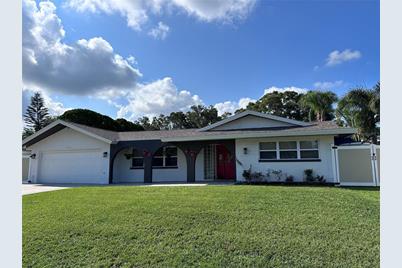 2316 Overbrook Avenue N, Belleair Bluffs, FL 33770 - Photo 1