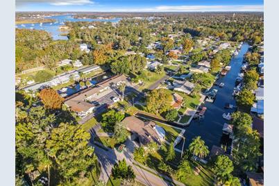 209 SE Paradise Point Road, Crystal River, FL 34429 - Photo 1