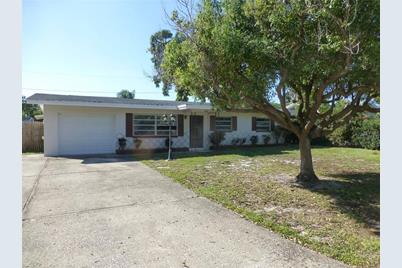 1078 Oakwood Drive, Dunedin, FL 34698 - Photo 1