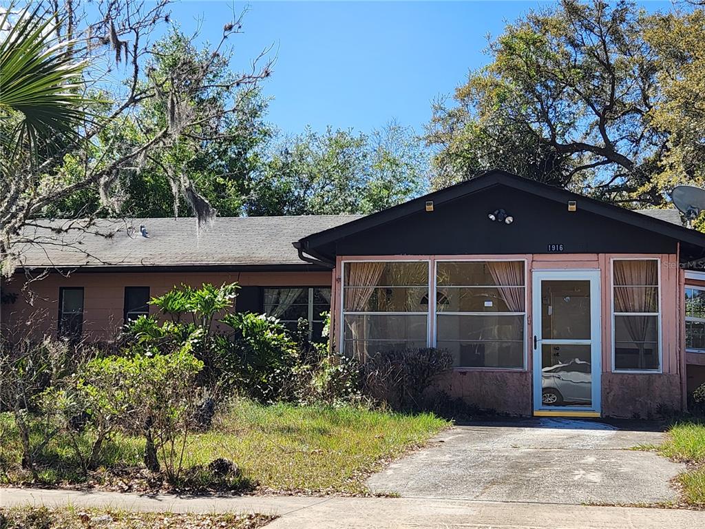 1916 Selleen Dr, Eustis, FL 32726 MLS V4929493 Coldwell Banker