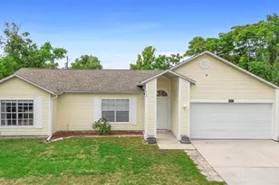 685 N Firwood Dr, Deltona, FL 32725 - Photo 1