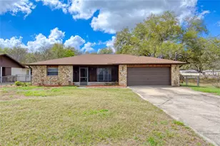 27727 Lois Dr, Tavares, FL 32778 - Photo 1