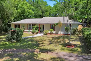 1433 S Ridgewood Ave, Deland, FL 32720 - Photo 1