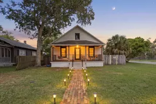 1000 S Laurel Ave, Sanford, FL 32771 - Photo 1