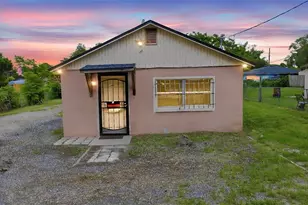 1215 S Delaware Ave, Deland, FL 32720 - Photo 1