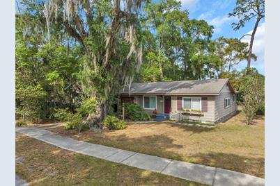 5044 9th Street, Zephyrhills, FL 33542 - Photo 1