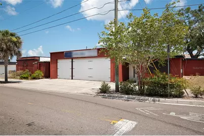 325 E Lemon Street, Tarpon Springs, FL 34689 - Photo 1