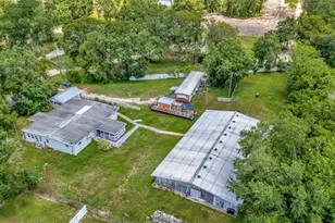 8001 N Meadowview Cir, Tampa, FL 33625 - Photo 1