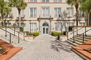 701 Mirror Lake Dr N, Saint Petersburg, FL 33701 - Photo 1