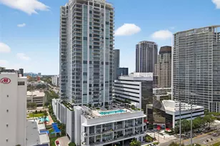 301 1st St S, Saint Petersburg, FL 33701 - Photo 1