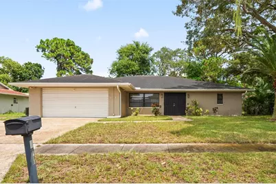 422 Treasure Drive, Tarpon Springs, FL 34689 - Photo 1