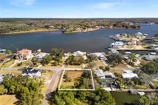 2262 N Watersedge Dr, Crystal River, FL 34429 - Photo 1
