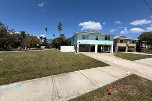 3500 Overlook Dr NE, Saint Petersburg, FL 33703 - Photo 1