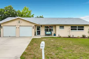 1225 NE 2nd St, Crystal River, FL 34429 - Photo 1