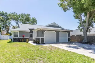 327 Phlox Dr, Palm Harbor, FL 34684 - Photo 1