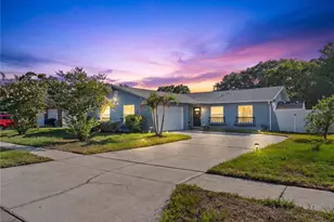 1468 Sandalwood Dr, Dunedin, FL 34698 - Photo 1