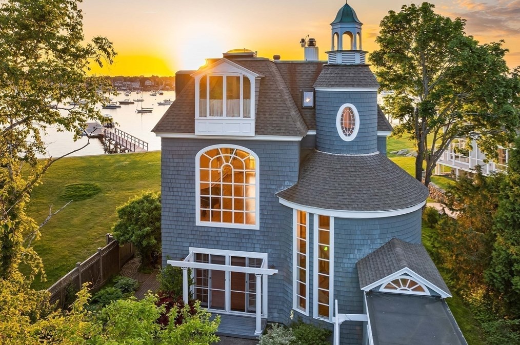 2 Foster St, Marblehead MA  01945-3645 exterior