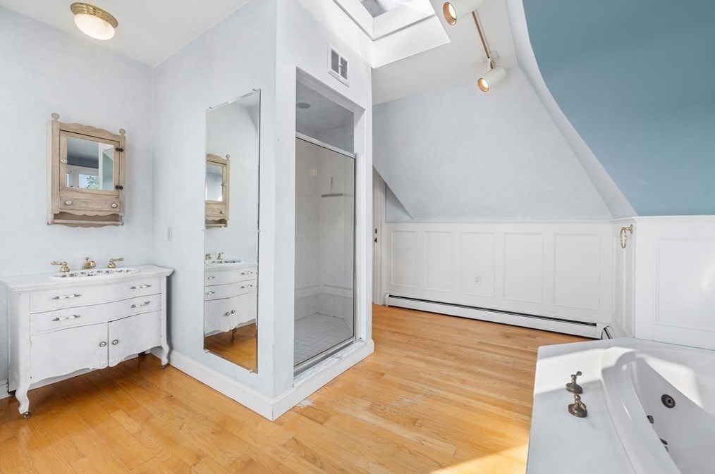 2 Foster St, Marblehead MA  01945-3645 exterior