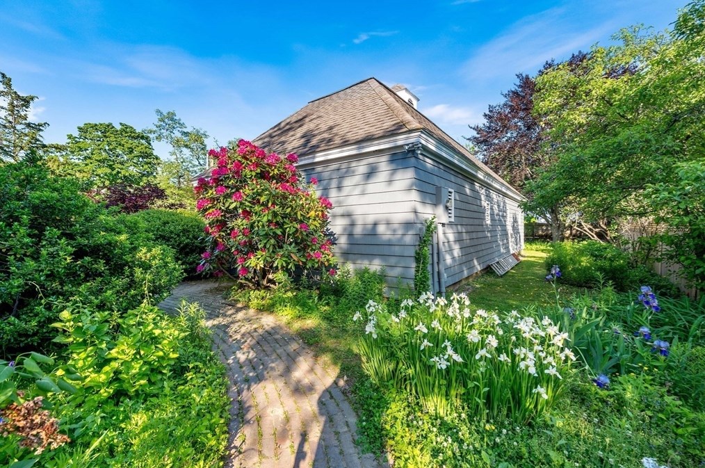 2 Foster St, Marblehead MA  01945-3645 exterior