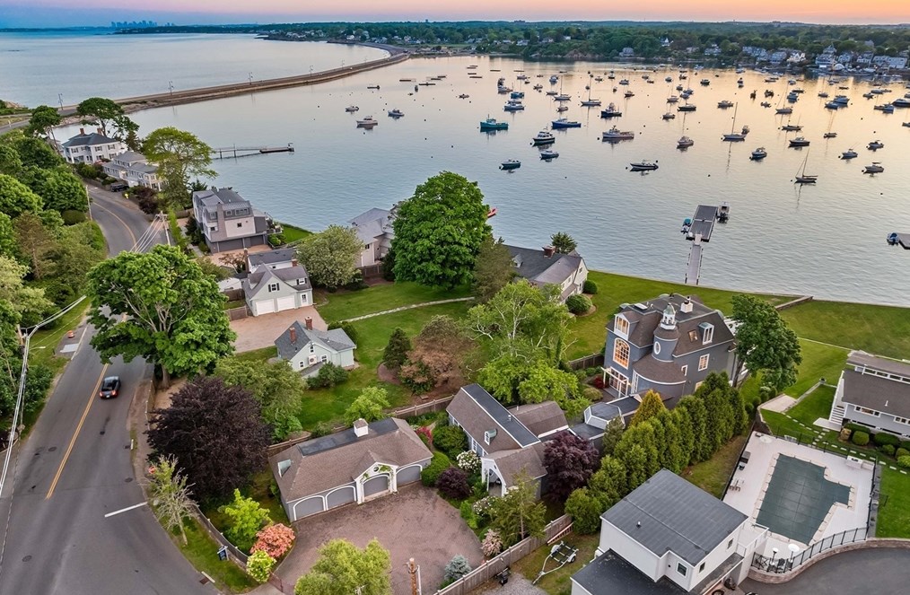 2 Foster St, Marblehead MA  01945-3645 exterior