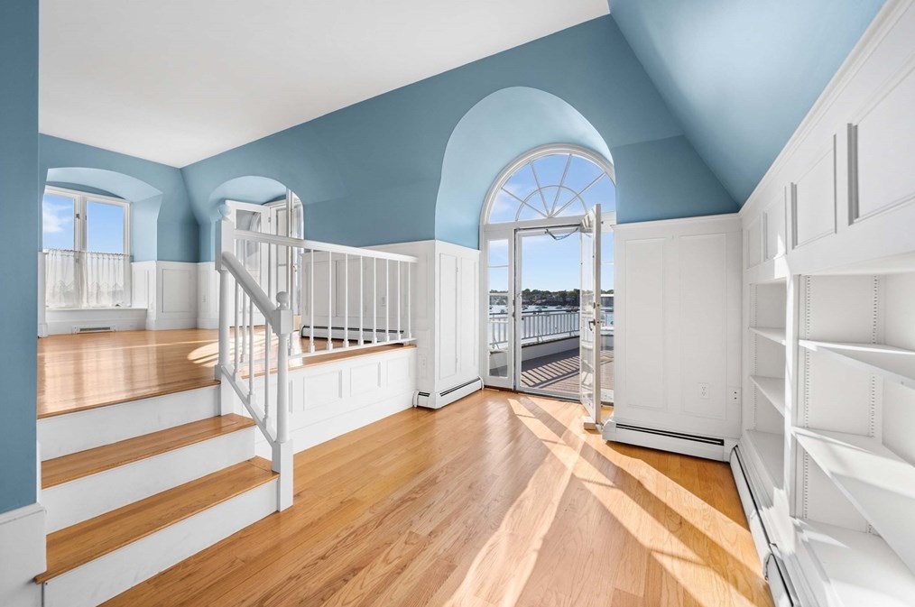 2 Foster St, Marblehead MA  01945-3645 exterior