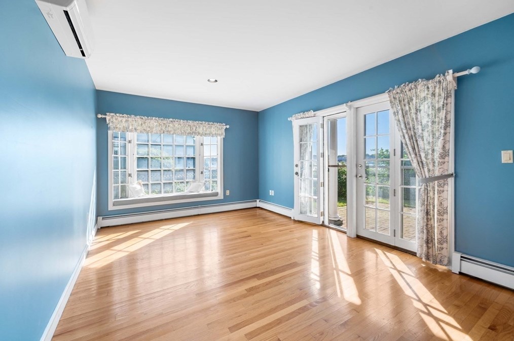 2 Foster St, Marblehead MA  01945-3645 exterior