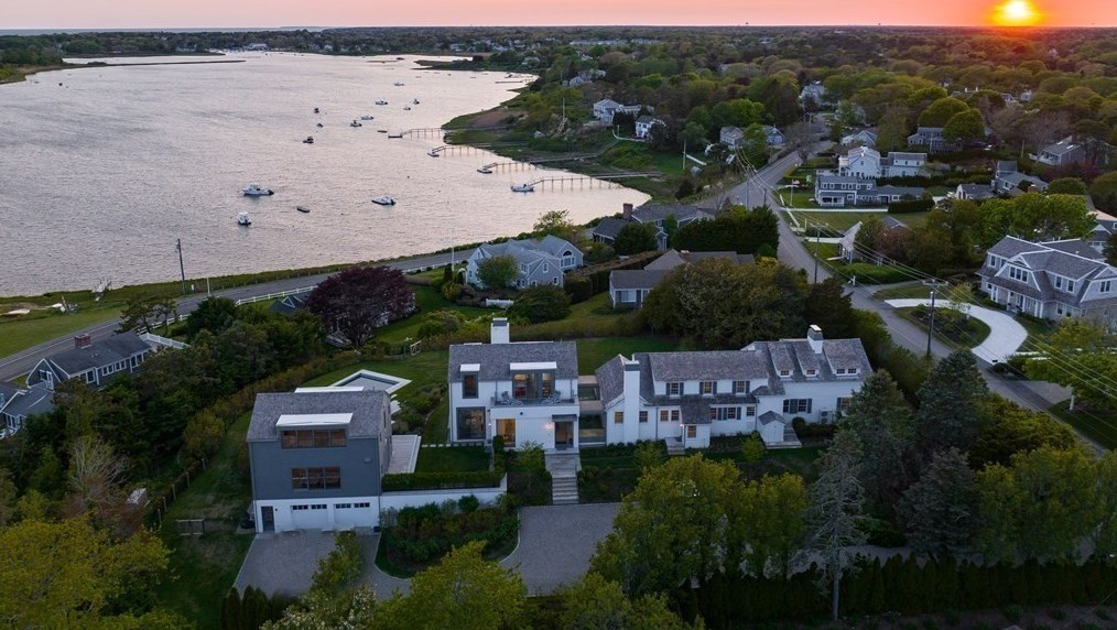 178 Queen Anne Rd, Chatham MA 02633-1841 exterior