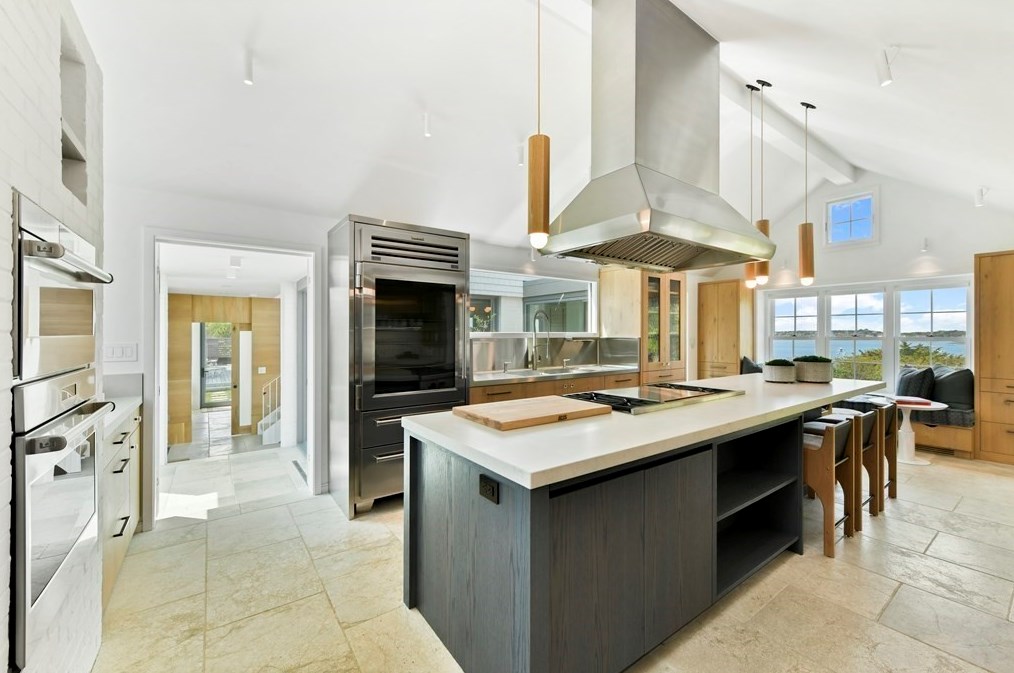 178 Queen Anne Rd, Chatham MA 02633-1841 exterior