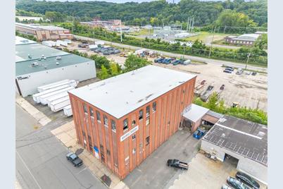 68 Winter St, Holyoke, MA 01040 - Photo 17