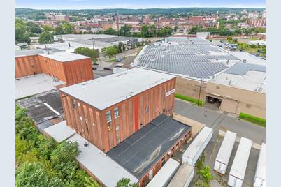 68 Winter St, Holyoke, MA 01040 - Photo 21