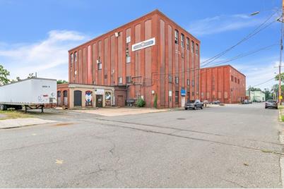 68 Winter St, Holyoke, MA 01040 - Photo 15