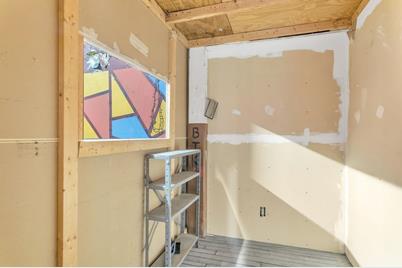 68 Winter St, Holyoke, MA 01040 - Photo 5