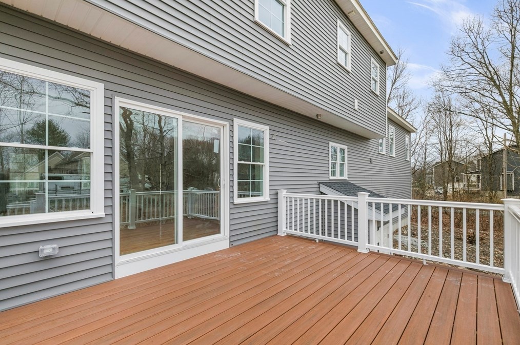 148 Oak Hl Ave, Seekonk MA 02771-2221 exterior