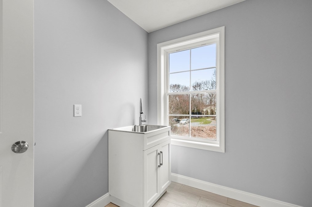 148 Oak Hl Ave, Seekonk MA 02771-2221 exterior