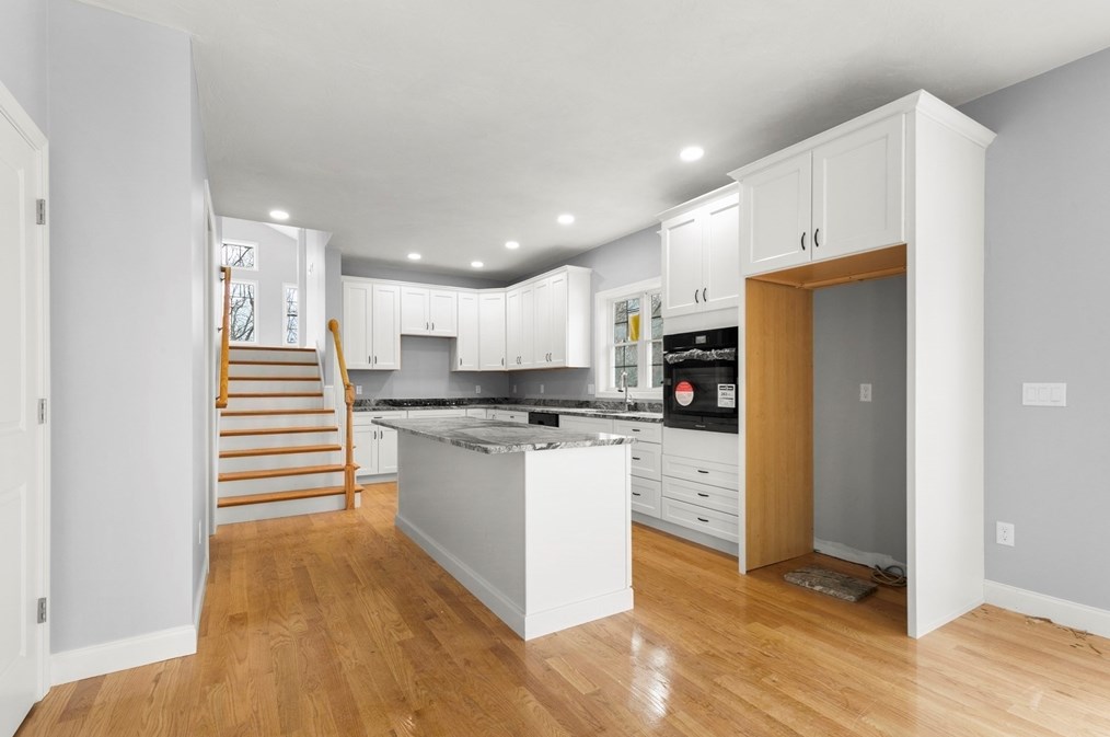 148 Oak Hl Ave, Seekonk MA 02771-2221 exterior