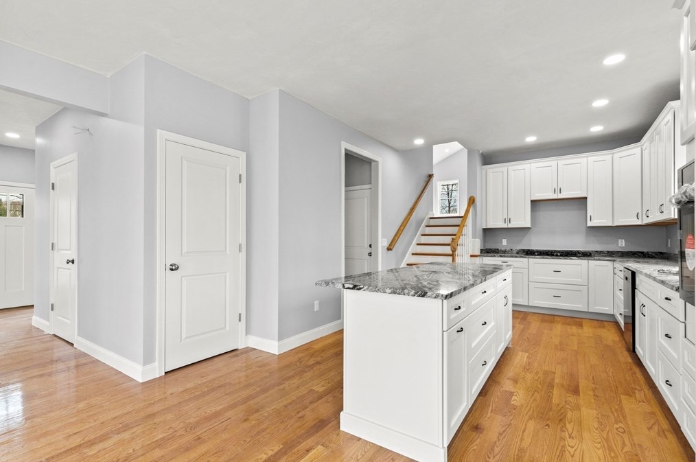 148 Oak Hl Ave, Seekonk MA 02771-2221 exterior