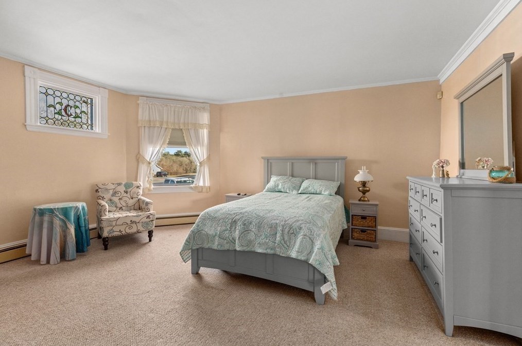 312 Main St, New Bedford MA 02743-1533 exterior