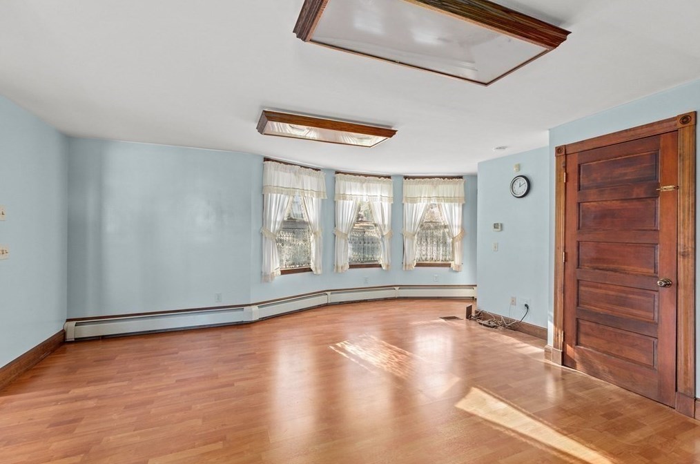 312 Main St, New Bedford MA 02743-1533 exterior