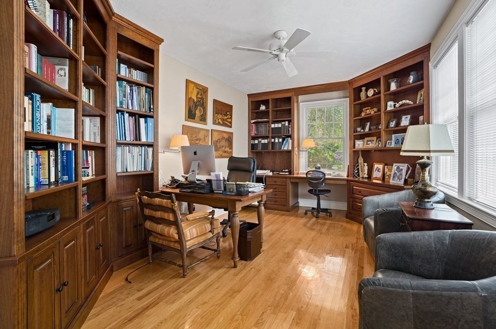 37 Keel Way, Mashpee MA 02649-4011 exterior