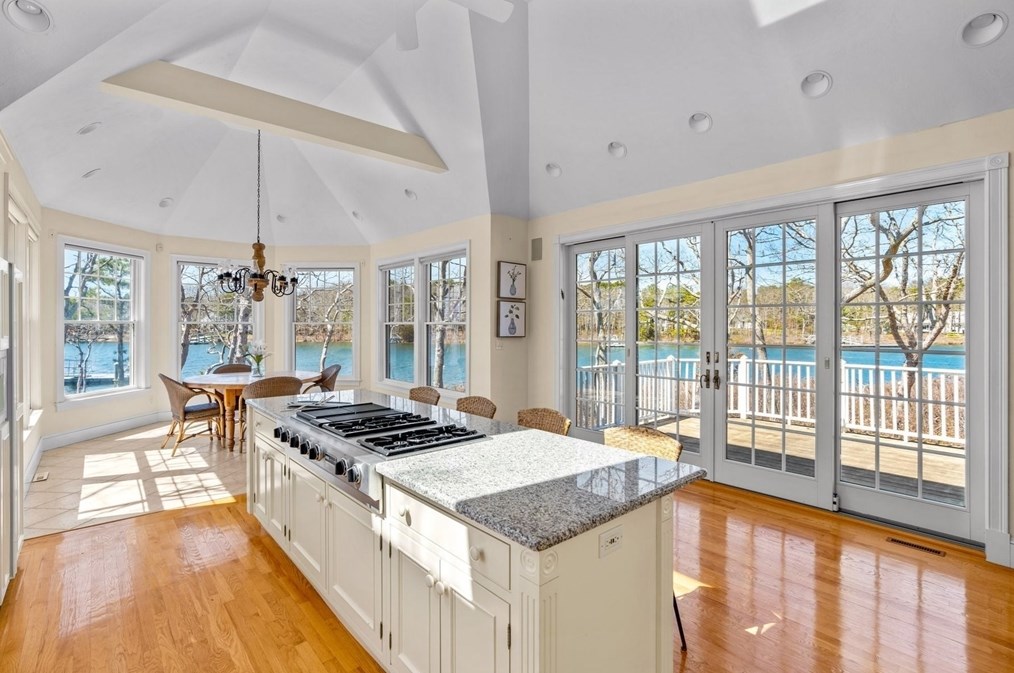 37 Keel Way, Mashpee MA 02649-4011 exterior