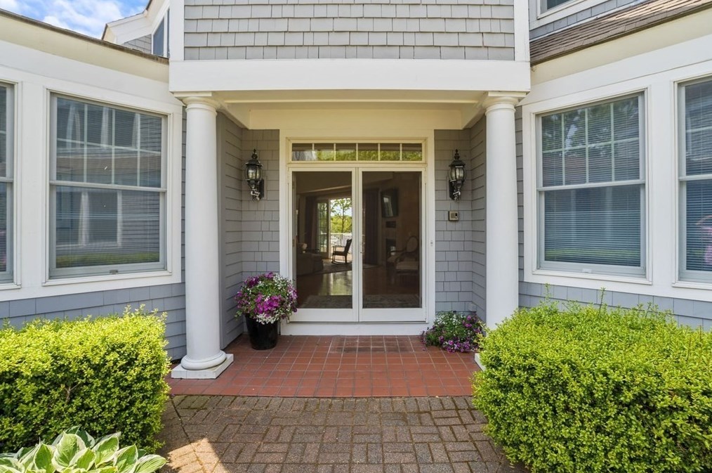 37 Keel Way, Mashpee MA 02649-4011 exterior