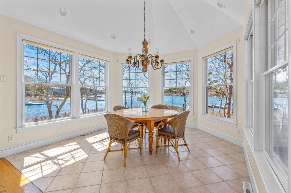 37 Keel Way, Mashpee MA 02649-4011 exterior