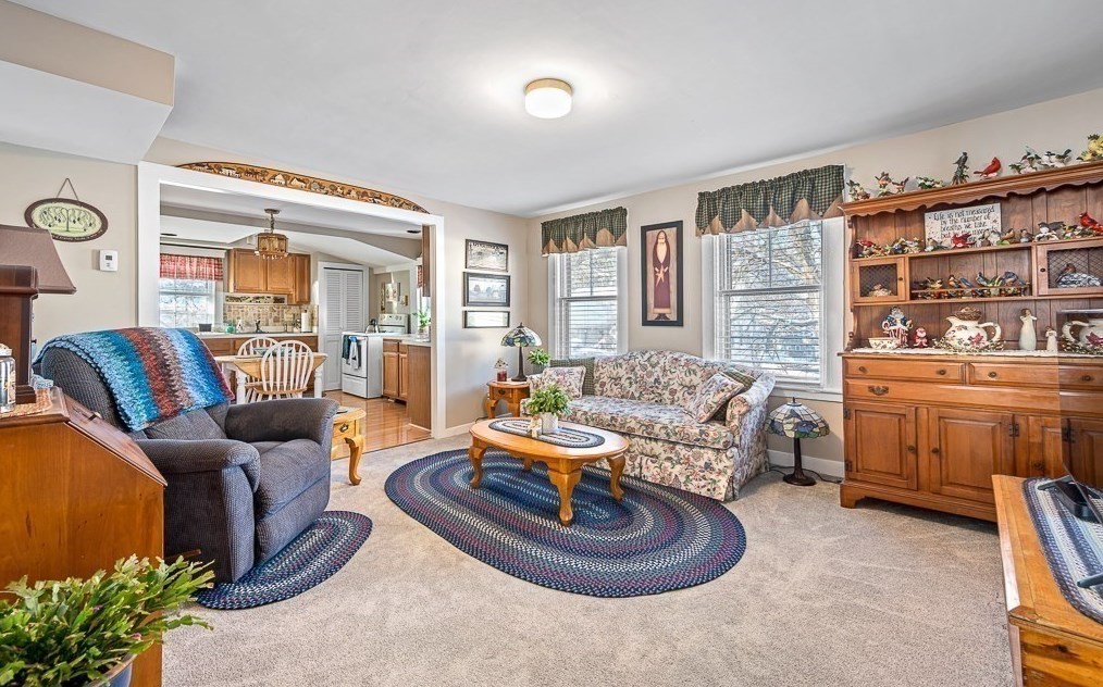 16 Boston Rd, Sutton MA 01590-2408 exterior