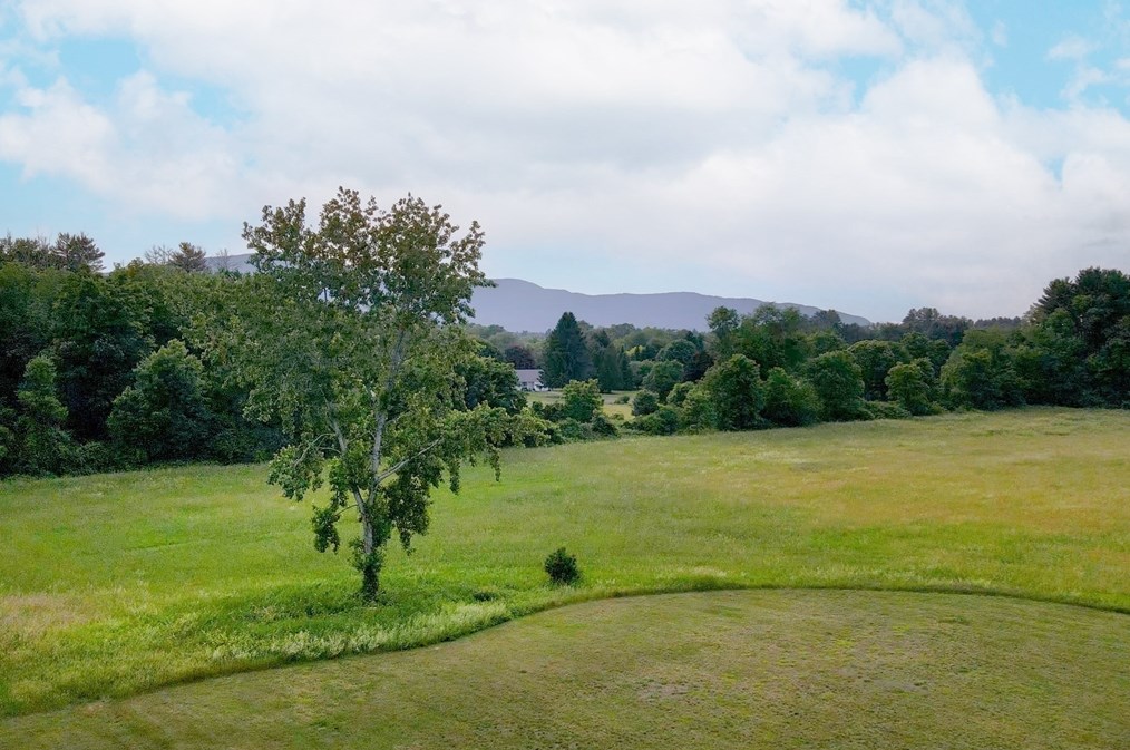 296 Main St, Sheffield MA 01257-9696 exterior