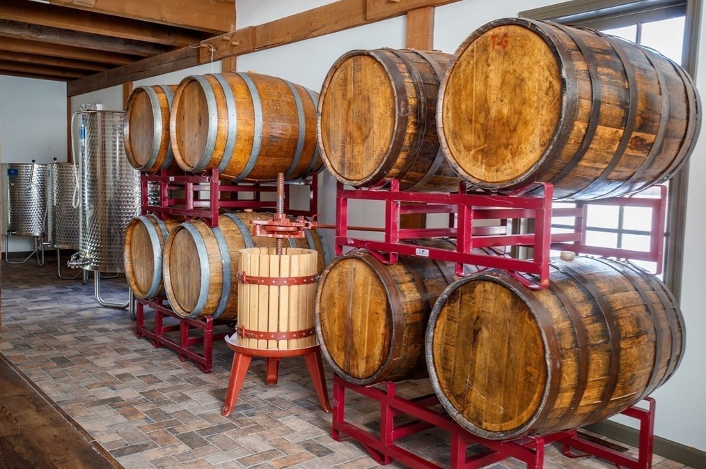 296 Main St, Sheffield MA 01257-9696 exterior