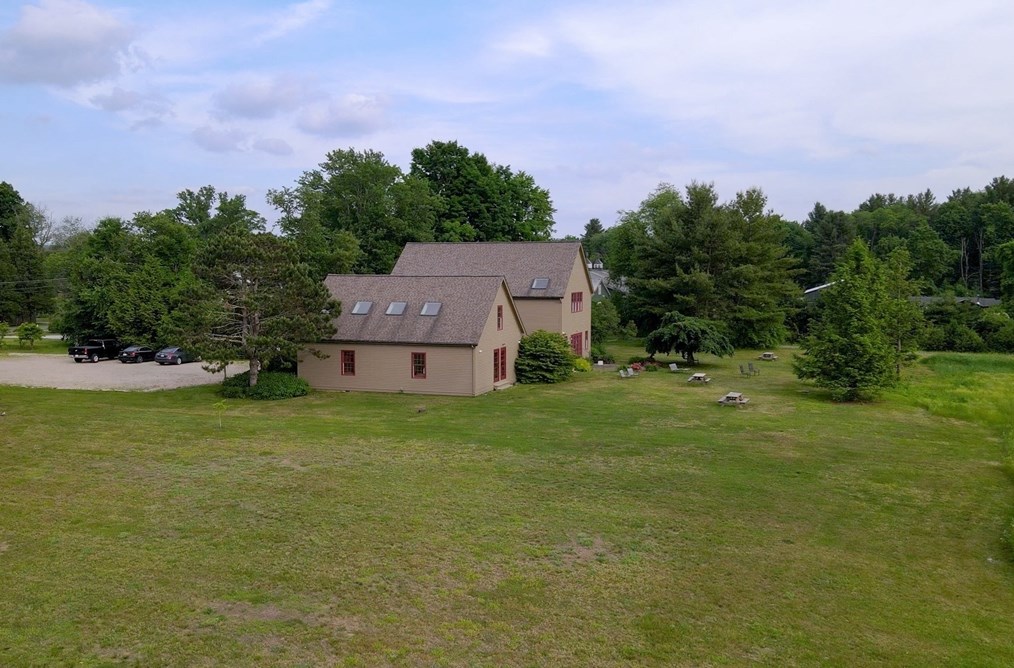 296 Main St, Sheffield MA 01257-9696 exterior