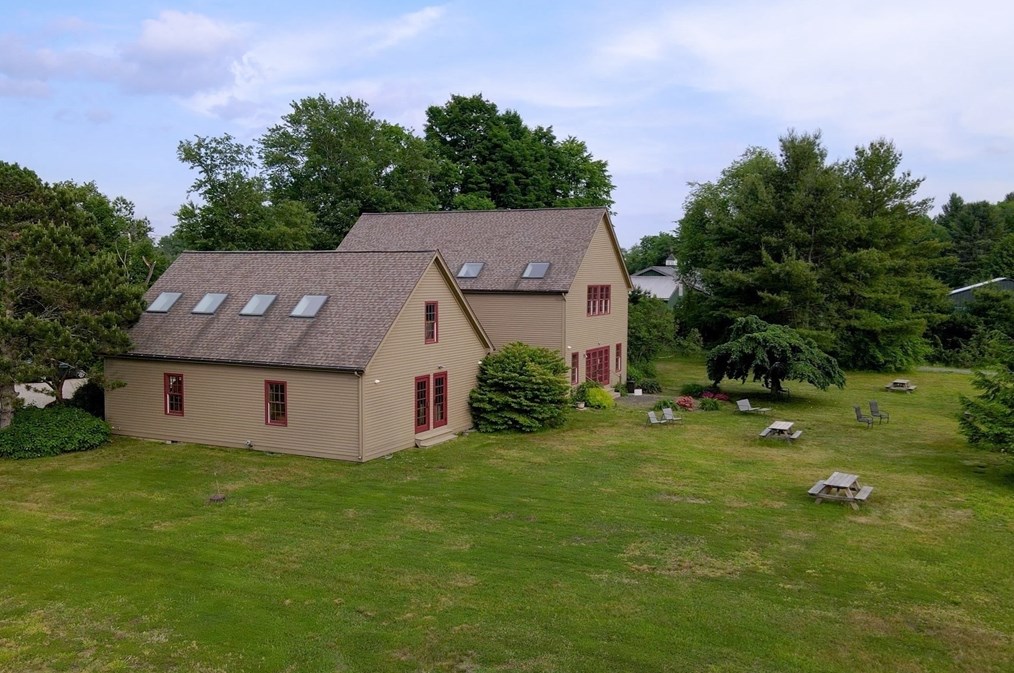 296 Main St, Sheffield MA 01257-9696 exterior