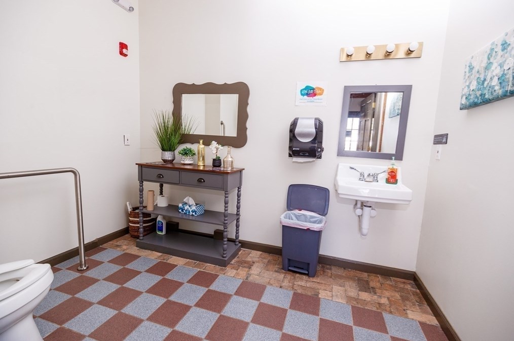 296 Main St, Sheffield MA 01257-9696 exterior