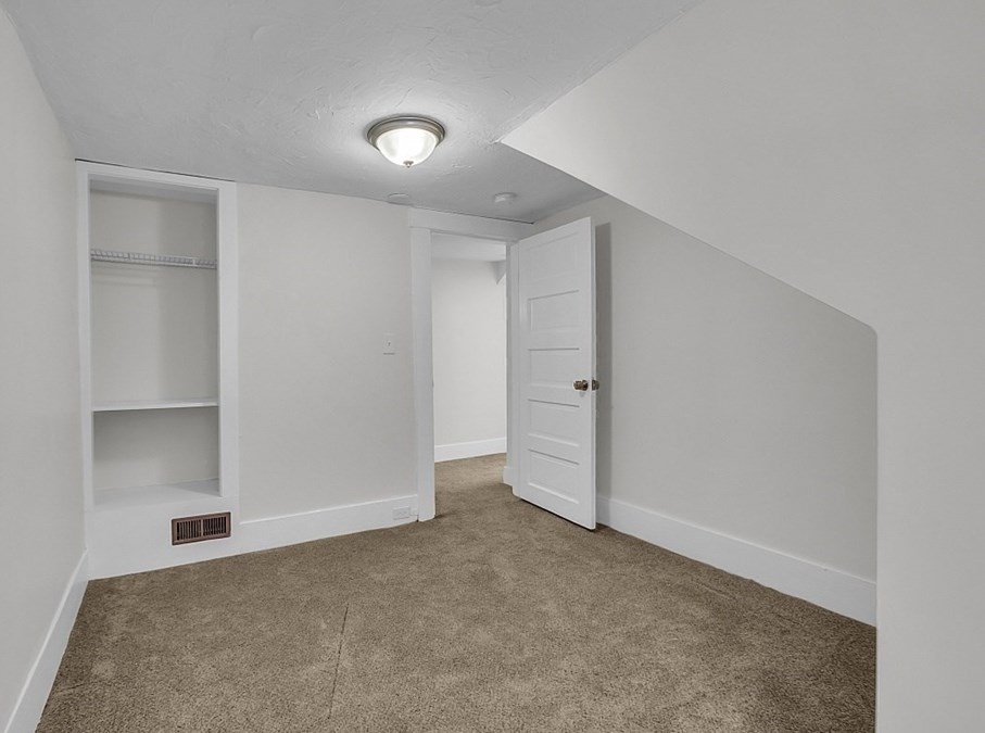 724 Silver Lk St, Royalston MA 01331-1617 exterior